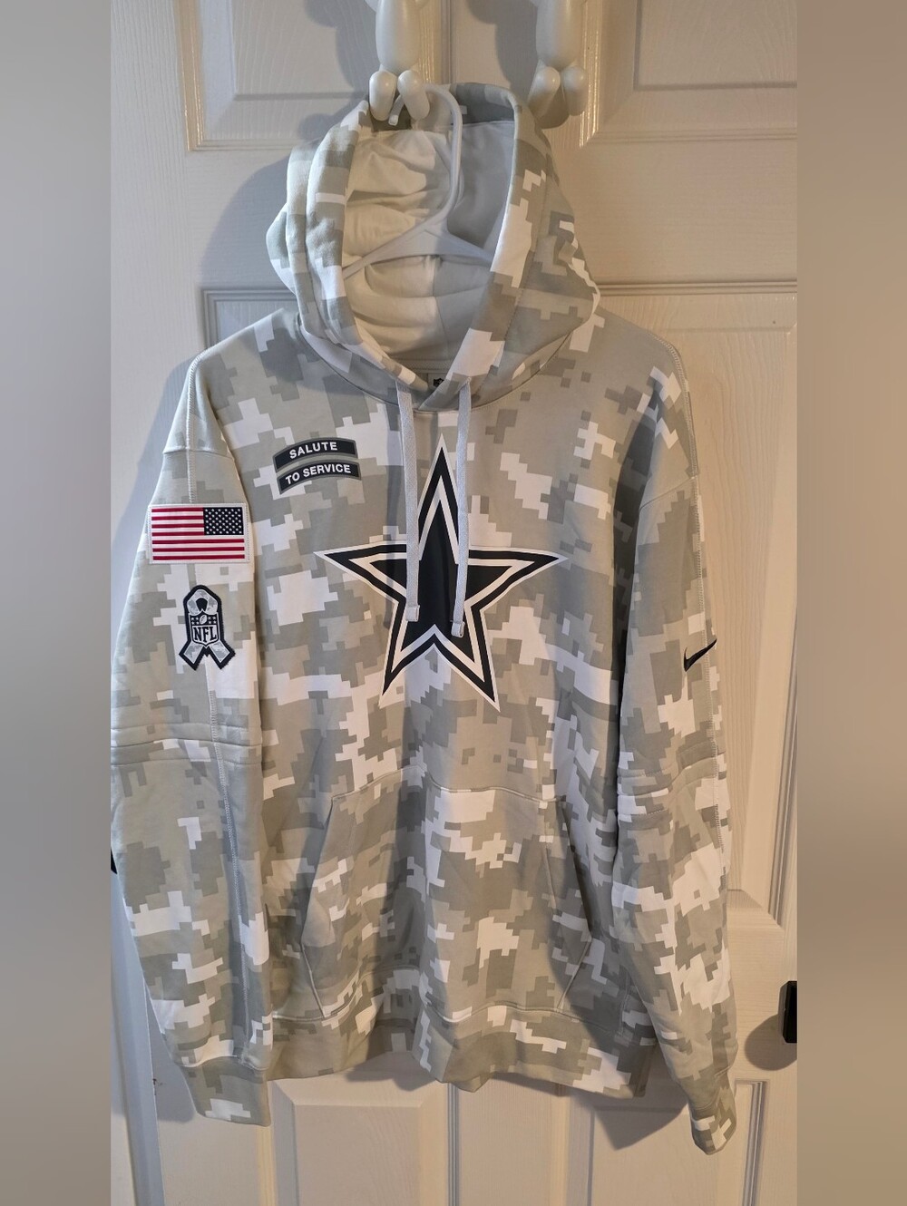 Nike Dallas Cowboys 2024 Salute to Service Club Fleece Pullover Hoodie Men's L